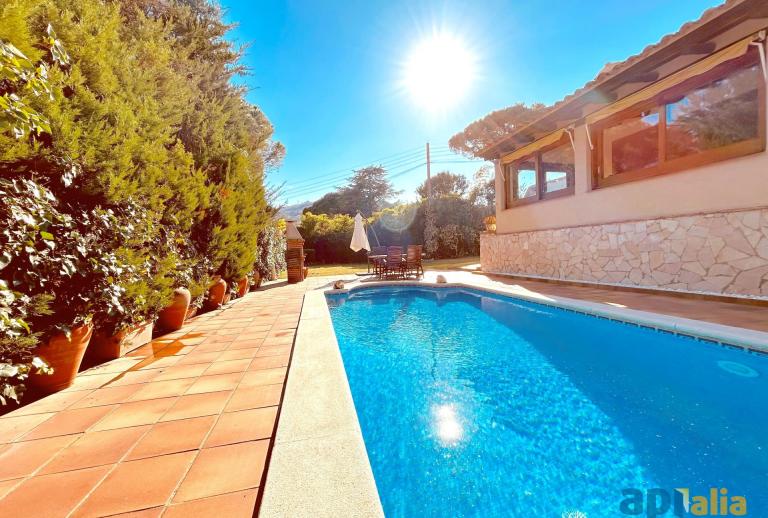 Villa mit Pool und Touristenlizenz  Santa Cristina d'Aro